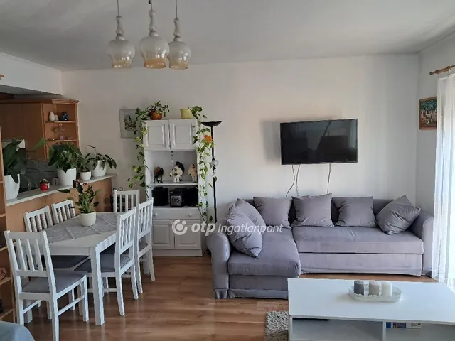 Eladó lakás Székesfehérvár 76 nm