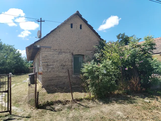 Eladó ház Csősz 48 nm