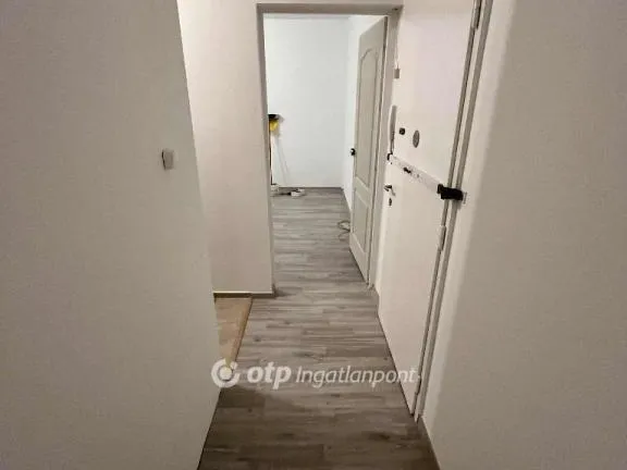 Eladó lakás Dunaújváros 34 nm