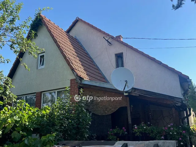 Eladó ház Sárosd 190 nm
