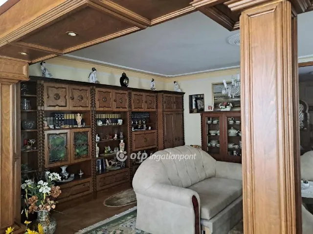 Eladó ház Dunaújváros 140 nm