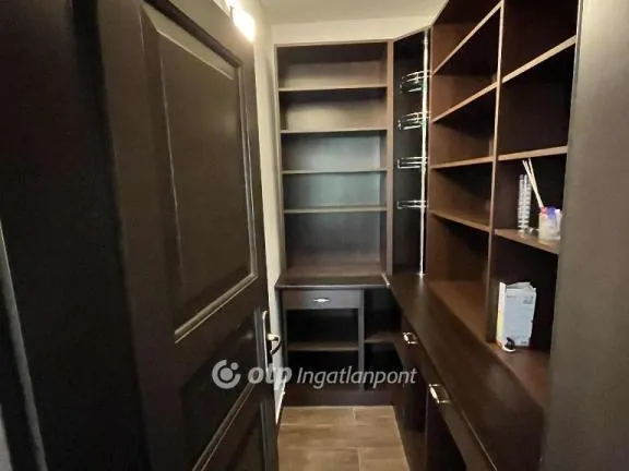 Eladó ház Dunaújváros 275 nm