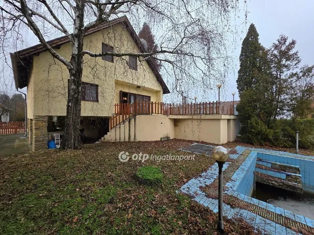 Eladó ház Velence 164 nm