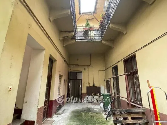 Eladó kereskedelmi és ipari ingatlan Székesfehérvár 259 nm