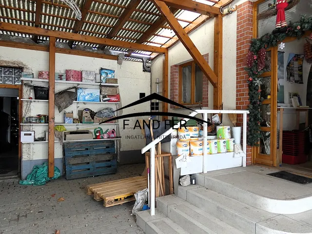 Eladó kereskedelmi és ipari ingatlan Törökszentmiklós 80 nm