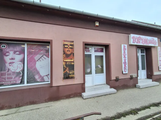 Eladó kereskedelmi és ipari ingatlan Törökszentmiklós, Alvég 156 nm
