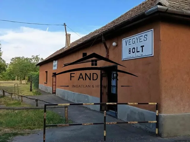 Eladó kereskedelmi és ipari ingatlan Törökszentmiklós 131 nm