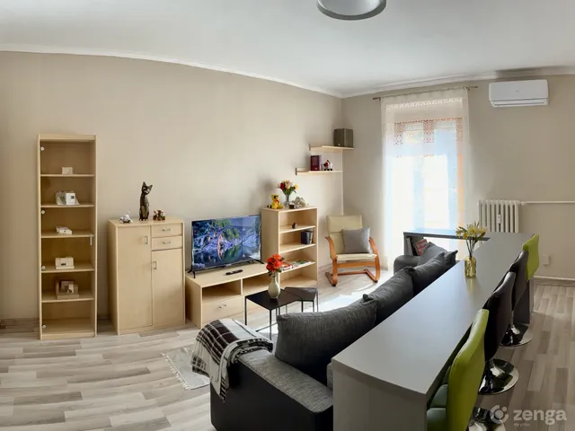Eladó lakás Dunaújváros, Belváros 54 nm
