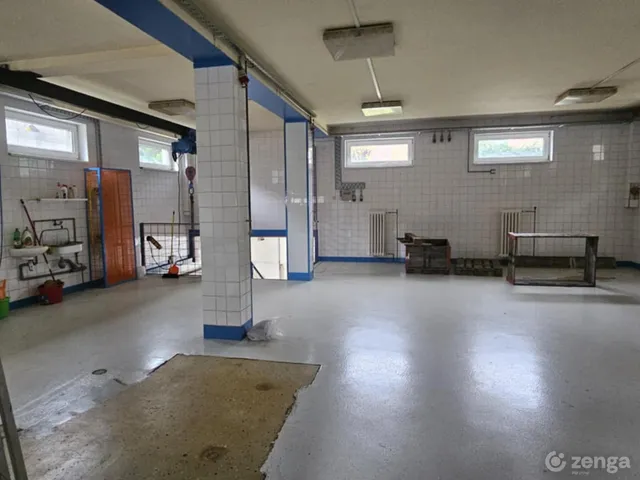 Eladó kereskedelmi és ipari ingatlan Budapest XVI. kerület, Sashalom, Batsányi János 20 400 nm