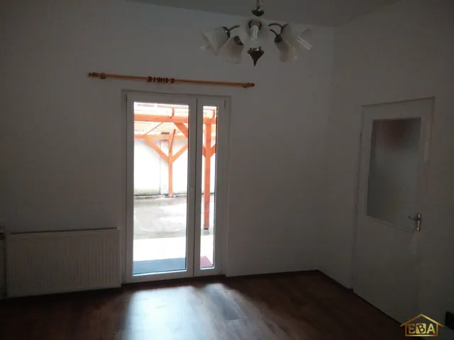 Kiadó ház Budapest III. kerület, Királyok útja 130 nm