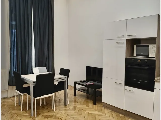 Kiadó lakás Budapest VI. kerület, Dalszínház utca 100 nm