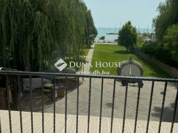 Eladó nyaraló Balatonkenese 98 nm