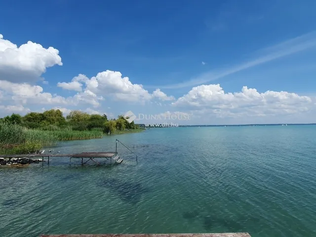 Eladó nyaraló Balatonkenese 98 nm