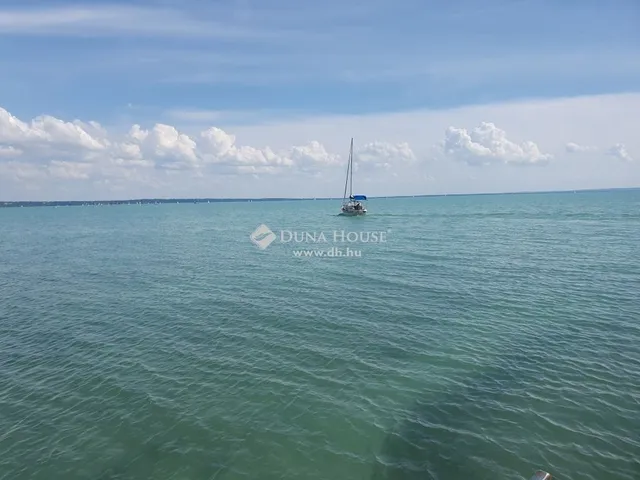 Eladó nyaraló Balatonkenese 98 nm