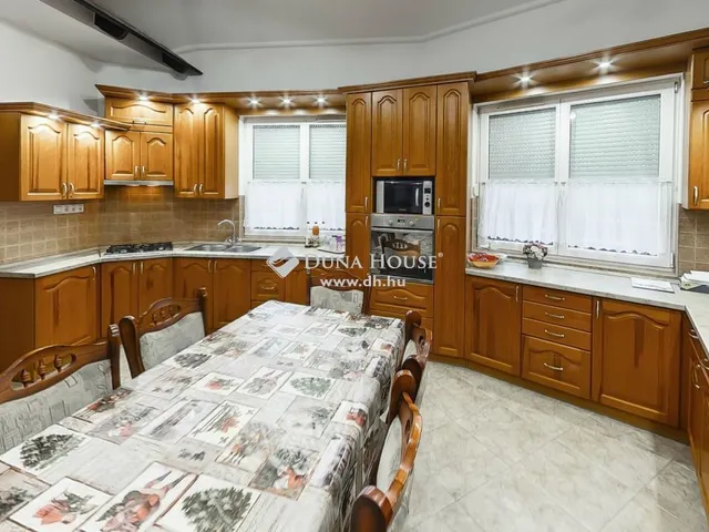 Eladó ház Kecskemét, Kadafalva 138 nm