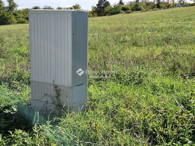 Eladó telek Balatonkenese 3000 nm