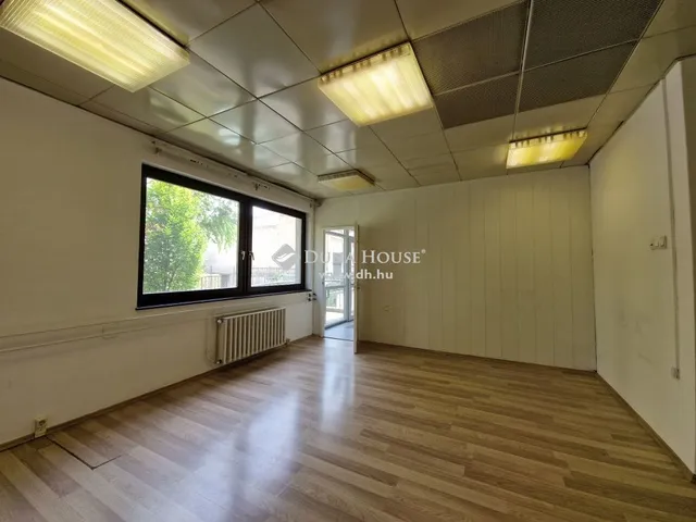 Kiadó kereskedelmi és ipari ingatlan Kecskemét, Belváros 430 nm