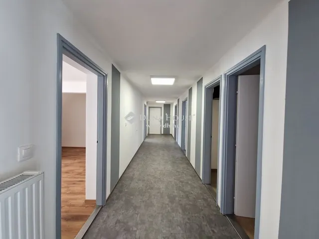 Kiadó kereskedelmi és ipari ingatlan Kecskemét, Belváros 430 nm