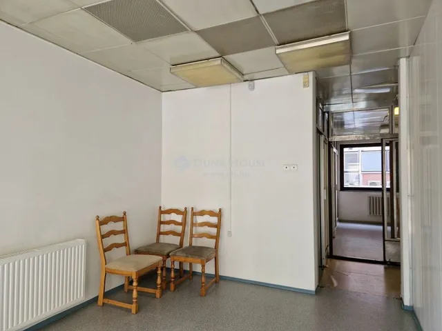 Kiadó kereskedelmi és ipari ingatlan Kecskemét, Belváros 430 nm