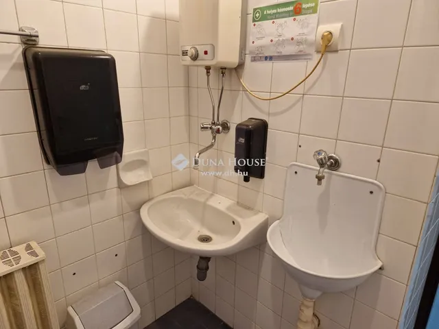 Kiadó kereskedelmi és ipari ingatlan Kecskemét, Belváros 430 nm