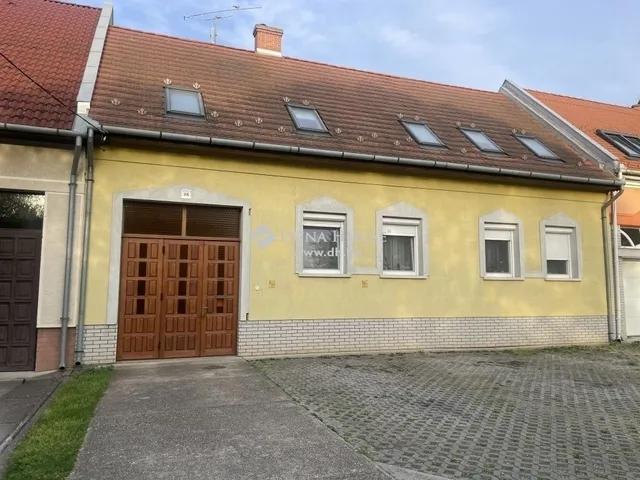 Eladó ház Kecskemét 170 nm