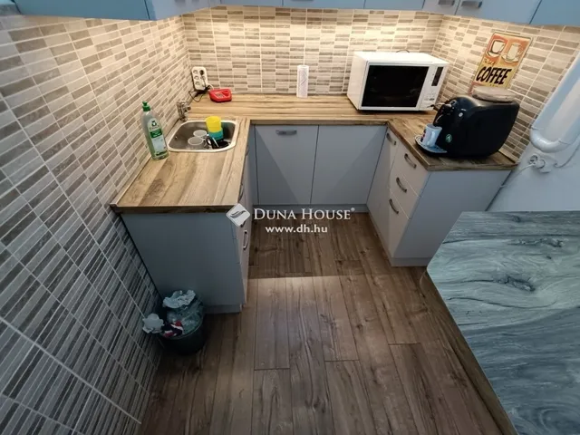 Kiadó kereskedelmi és ipari ingatlan Kecskemét, Belváros 160 nm