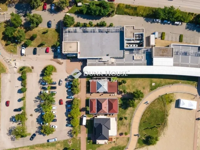 Eladó kereskedelmi és ipari ingatlan Velence 44 nm