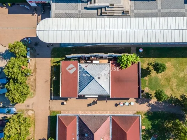 Eladó kereskedelmi és ipari ingatlan Velence 44 nm