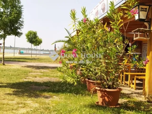 Eladó kereskedelmi és ipari ingatlan Velence 44 nm