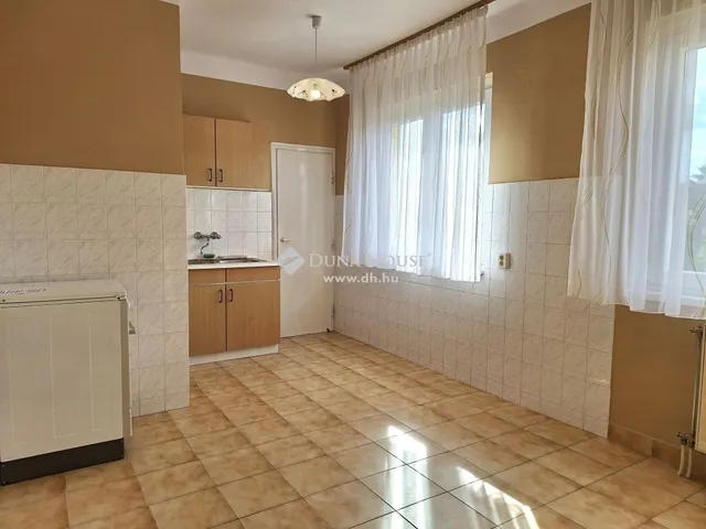 Eladó lakás Kecskemét 80 nm