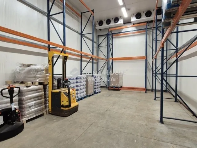 Eladó kereskedelmi és ipari ingatlan Kecskemét, Rendőrfalu 2085 nm