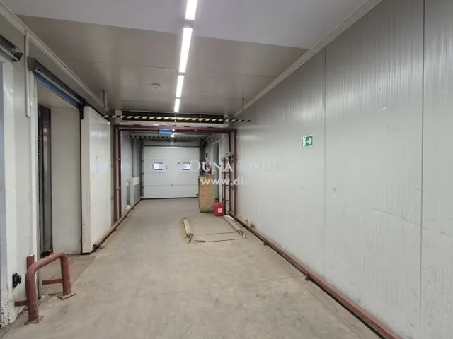 Eladó kereskedelmi és ipari ingatlan Kecskemét, Rendőrfalu 2085 nm