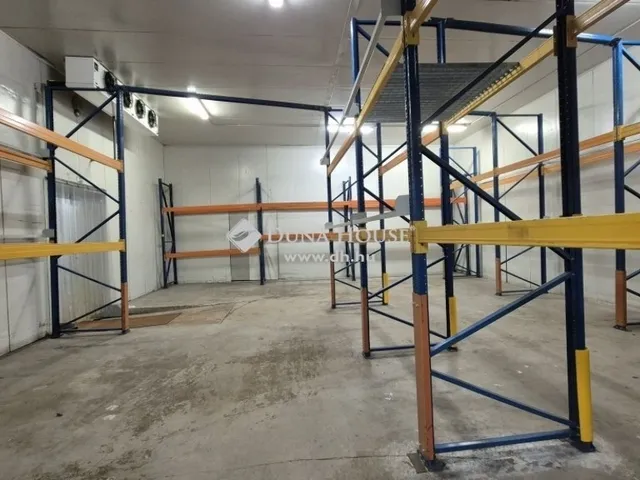 Eladó kereskedelmi és ipari ingatlan Kecskemét, Rendőrfalu 2085 nm