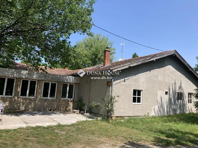 Eladó ház Fülöpháza 250 nm