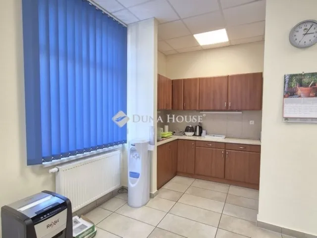 Eladó kereskedelmi és ipari ingatlan Kecskemét, Kósafalu 2945 nm