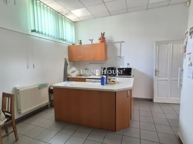 Eladó kereskedelmi és ipari ingatlan Kecskemét, Kósafalu 2945 nm