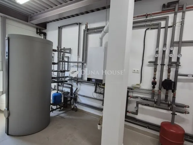 Eladó kereskedelmi és ipari ingatlan Kecskemét, Kósafalu 2945 nm