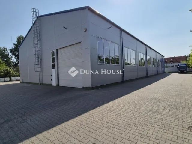 Eladó kereskedelmi és ipari ingatlan Kecskemét, Kósafalu 2945 nm