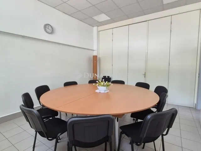 Eladó kereskedelmi és ipari ingatlan Kecskemét, Kósafalu 2945 nm