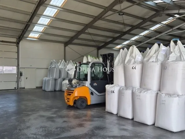 Eladó kereskedelmi és ipari ingatlan Helvécia 3708 nm