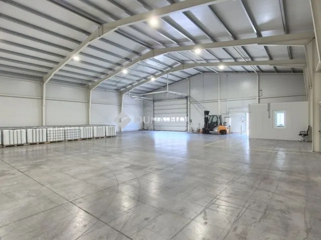 Eladó kereskedelmi és ipari ingatlan Helvécia 3708 nm