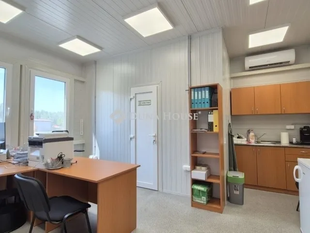 Eladó kereskedelmi és ipari ingatlan Helvécia 3708 nm