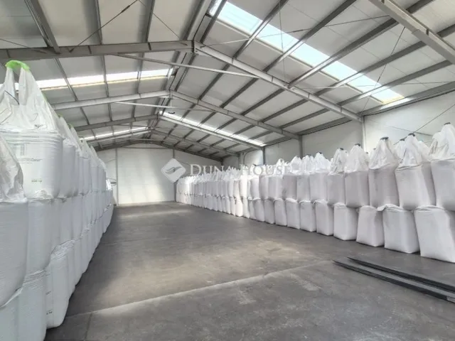 Eladó kereskedelmi és ipari ingatlan Helvécia 3708 nm