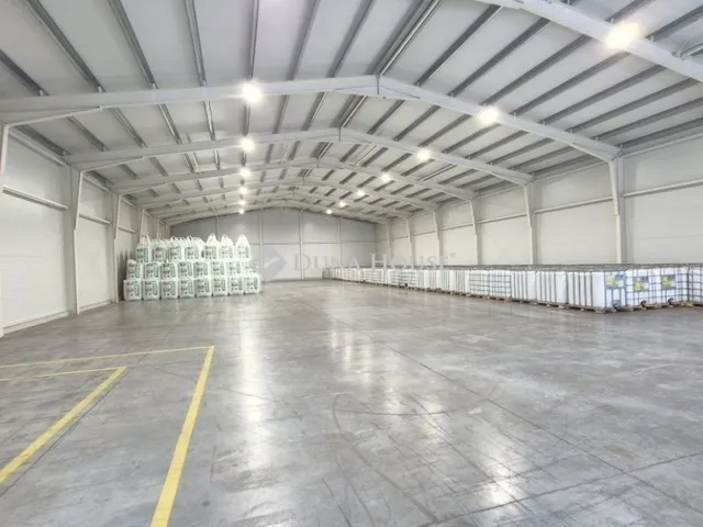 Eladó kereskedelmi és ipari ingatlan Helvécia 3708 nm