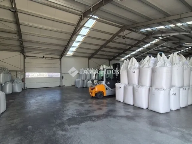 Eladó kereskedelmi és ipari ingatlan Helvécia 3708 nm