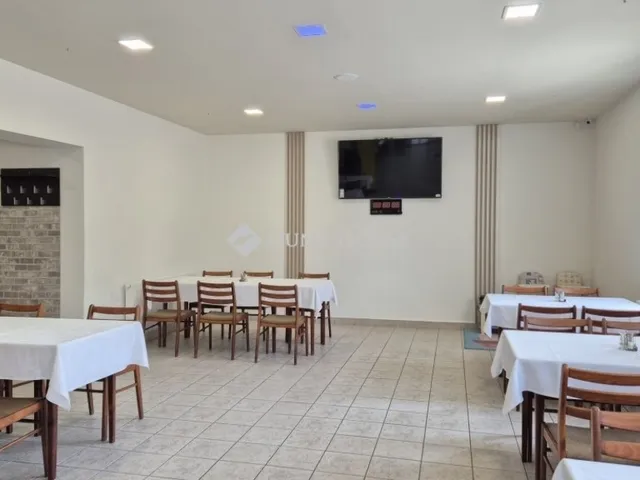 Eladó kereskedelmi és ipari ingatlan Kecskemét 279 nm