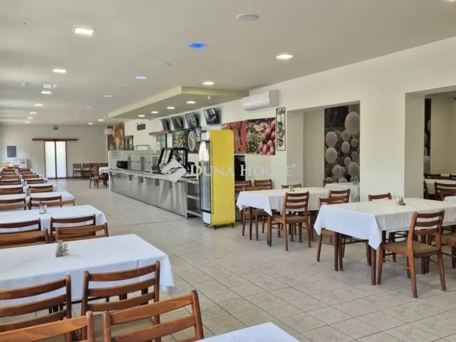 Eladó kereskedelmi és ipari ingatlan Kecskemét 279 nm