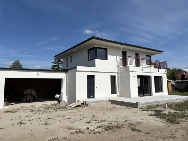 Eladó ház Kecskemét, Petőfiváros 195 nm