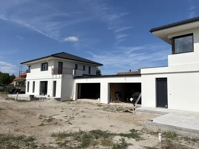 Eladó ház Kecskemét, Petőfiváros 195 nm