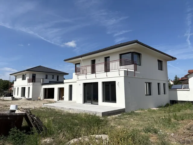 Eladó ház Kecskemét, Petőfiváros 195 nm